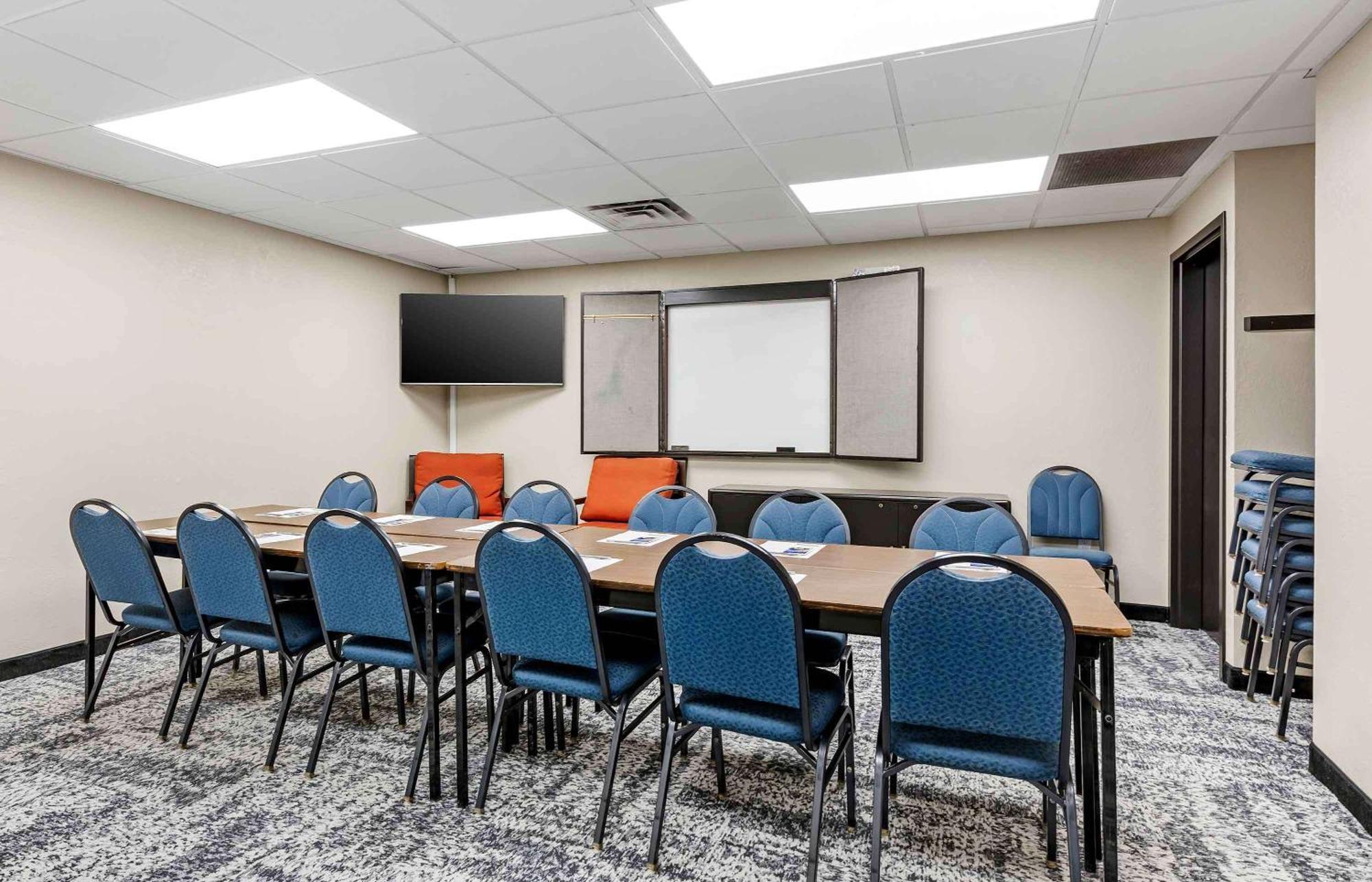 Extended Stay America Suites - Buffalo - Airport Cheektowaga Exteriör bild