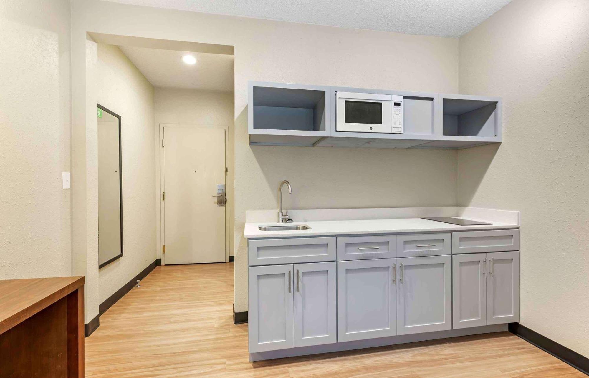 Extended Stay America Suites - Buffalo - Airport Cheektowaga Exteriör bild